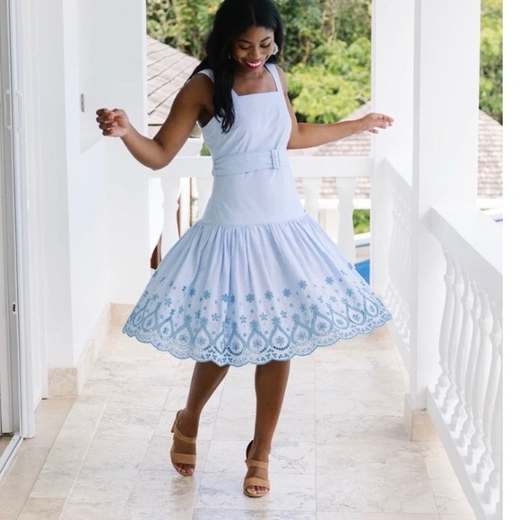 Draper James Dresses & Skirts - Draper James Embroidered Belted Dress // size 12